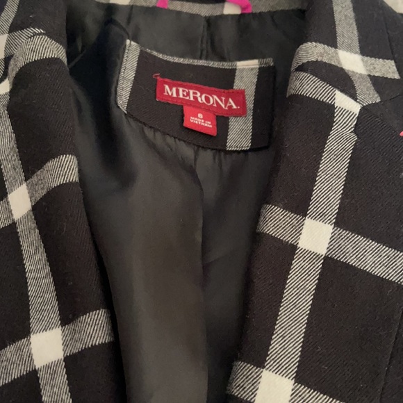 Black and white blazer with dash of pink - Picture 2 of 4